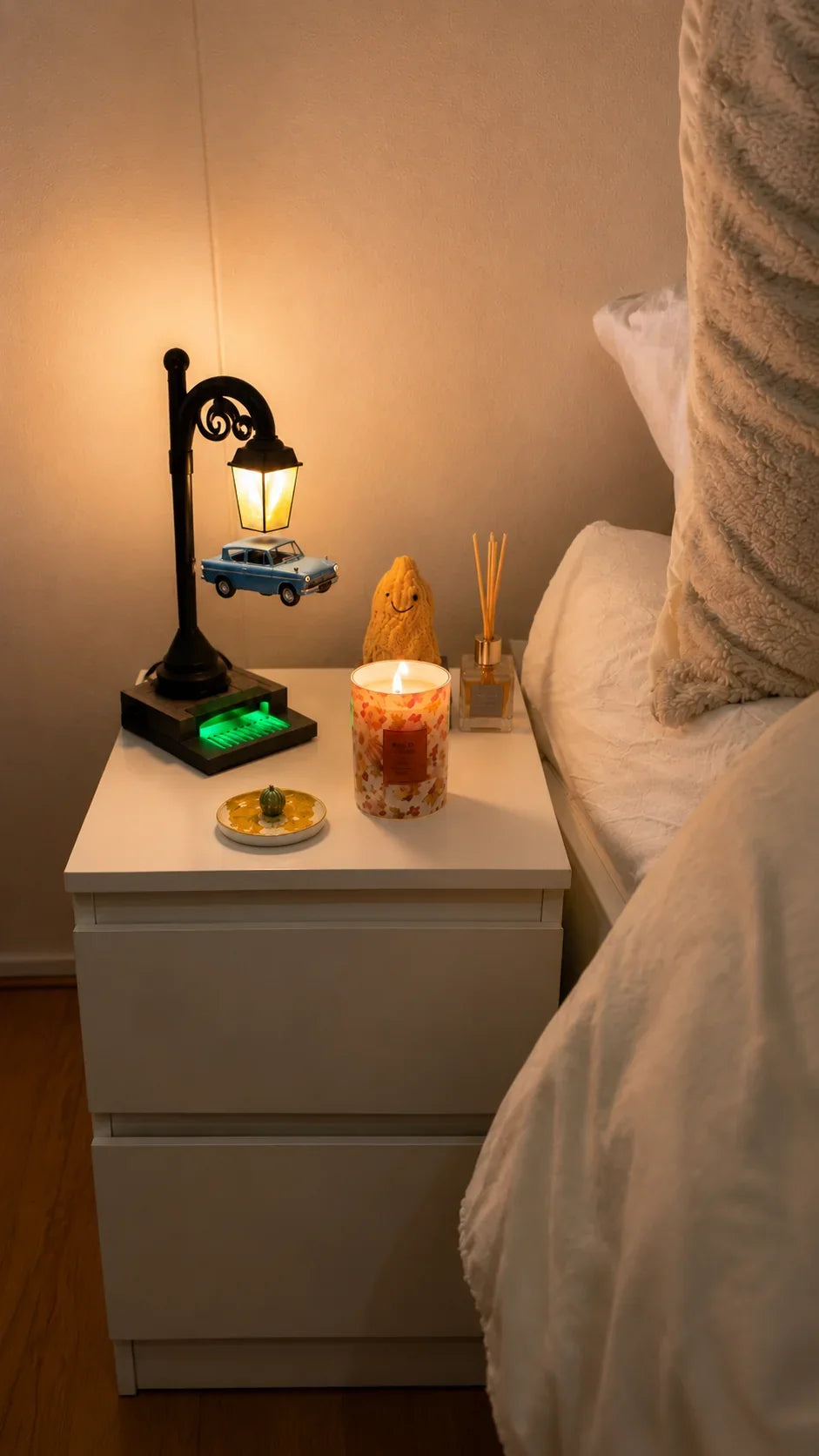 💫 Magnetic Floating Magic Lamp – Levitating Light, Enchanted Glow