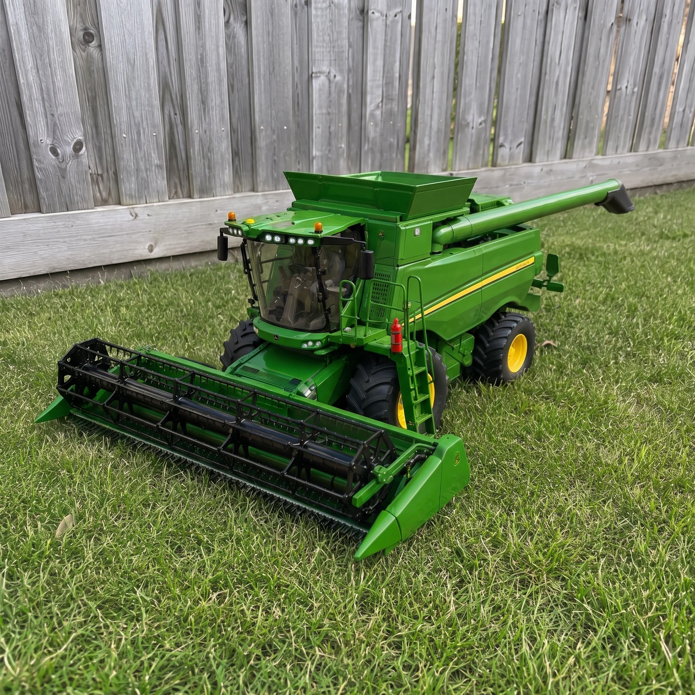 🌿 DualCut Cordless Grass Trimmer – Keep Your Lawn Looking Fresh With Less Effort