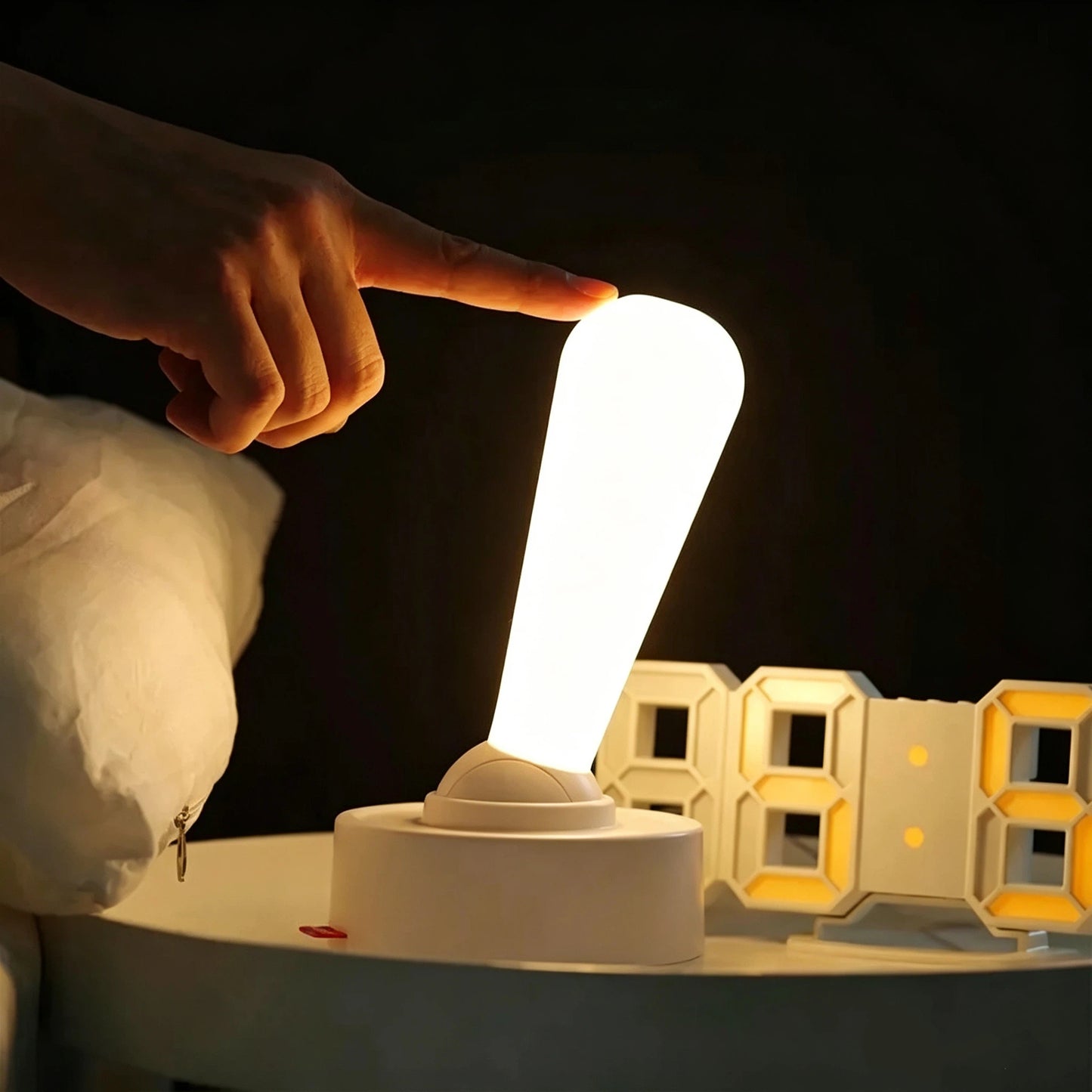 🎮 Joystick Silicone Night Light –  Adjustable Brightness, Playful Desk & Bedside Decor